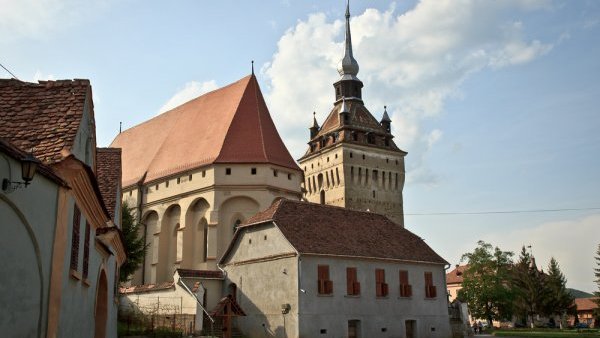 10 locuri din România pe care să le vizitezi în minivacanță