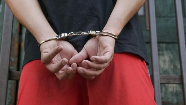 HARGHITA: Doi tineri au fost reținuți pentru că ar fi furat un autoturism