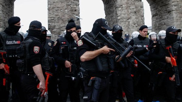 Violențe la protestele de 1 Mai din Turcia. 42.000 de polițiși pe străzile din Istambul