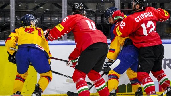 Hochei pe gheață: România obține prima victorie la Mondialul din Italia