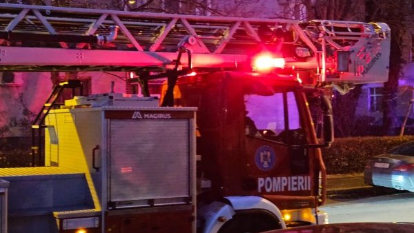 O lumânare lăsată nesupravegheată a provocat un incendiu într-un apartament din Capitală