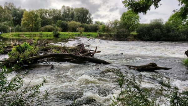 INHGA: Cod galben de inundaţii pe râuri din Transilvania, Banat, Crişana şi Oltenia