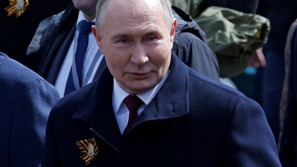 Vladimir Putin, de acord să retragă forțele armate din mai multe zone ale Armeniei