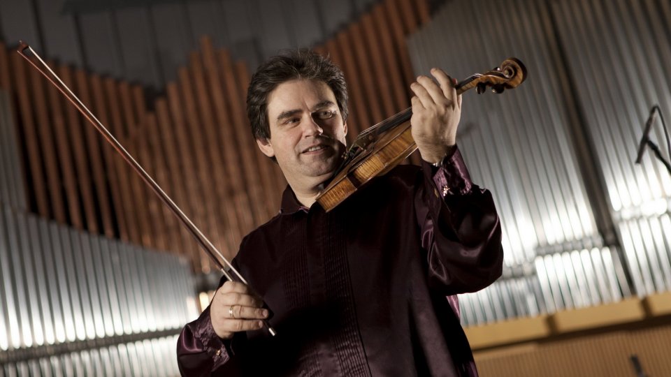 Concert Regal la Sala Radio: Gabriel Croitoru va cânta Ceaikovski pe vioara lui Enescu