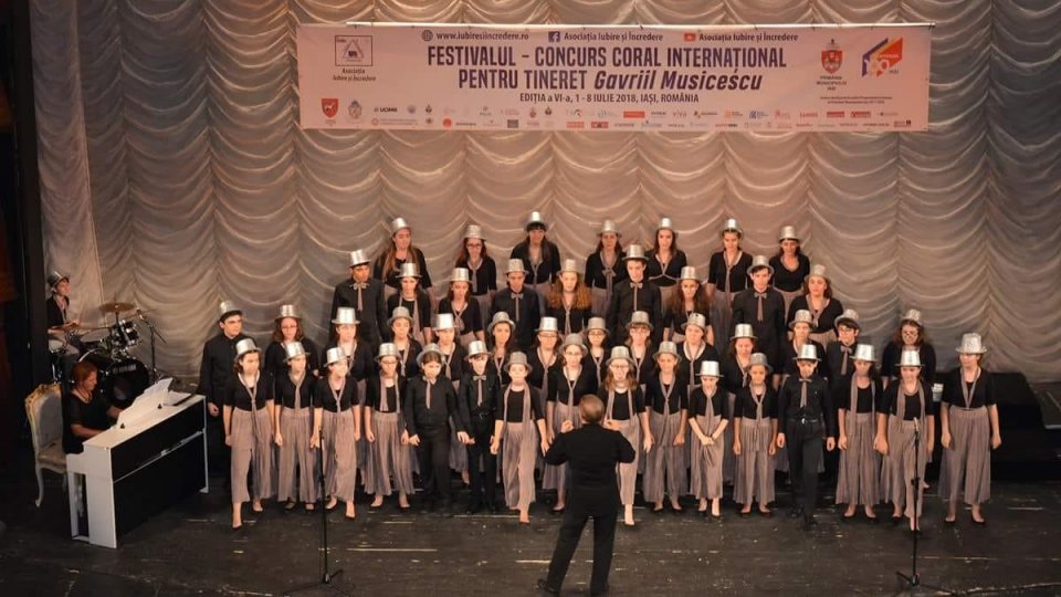 Corul de Copii Radio - aplaudat la Oradea, Timişoara şi Iaşi